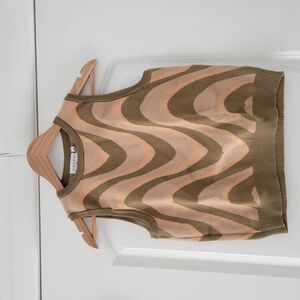 Sleeveless Patterned Top